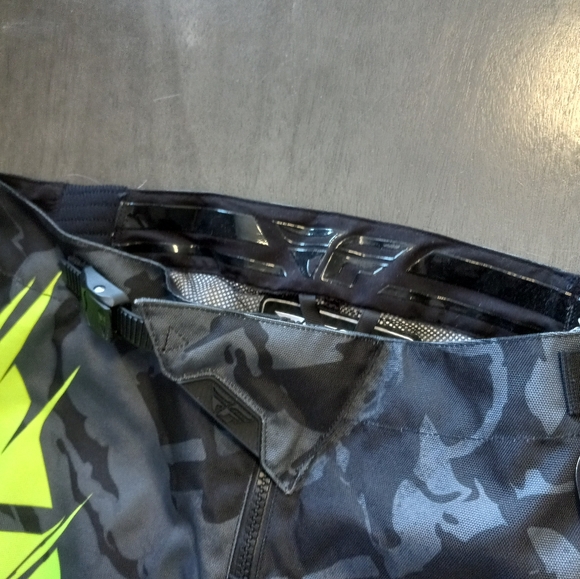 Fly Racing Kinetic Outlaw Motorcross Pants Black/Neon Green Mens Size 34 Nwt - Picture 6 of 11